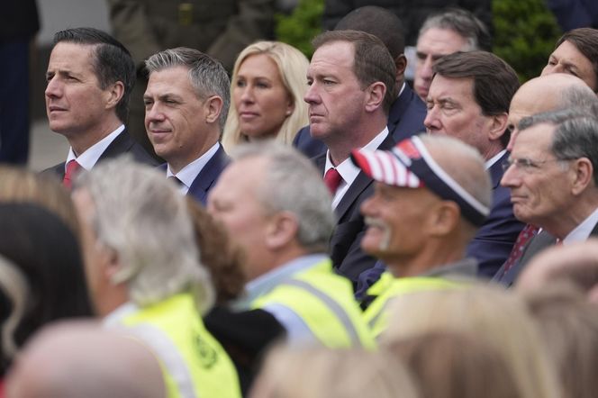 Trump ogłosił kolosalne cła. Tak ostro jeszcze nie było! "To bomba wymierzona w świat"