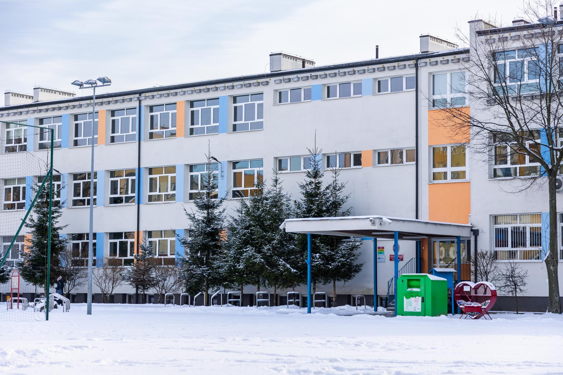 Przyczółek Grochowski - zdjęcia warszawskiego Pekinu. Zobacz, jak wygląda najdłuższy blok w Polsce