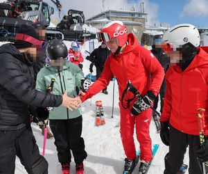 Andrzej Duda ruszył na stok z narciarką alpejską! Jak wypadł?