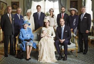 Kate, William, George, królowa Elżbieta, rodzina królewska
