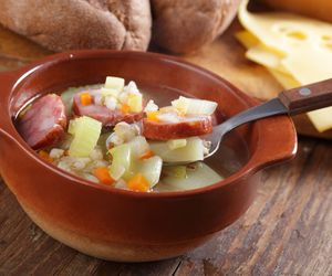  Zupa chłopska idealna na chłody: więcej niż kartoflanka i krupnik razem wzięte