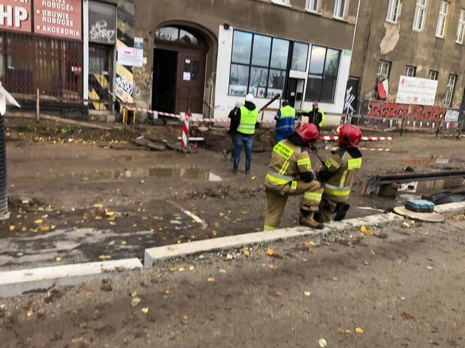 Uszkodzony gazociąg na ul. Kolumba