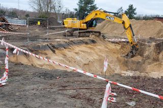 Tam, gdzie będzie nowy bydgoski McDonald's, na razie jest dziura w ziemi. Kiedy koniec prac? [ZDJĘCIA]