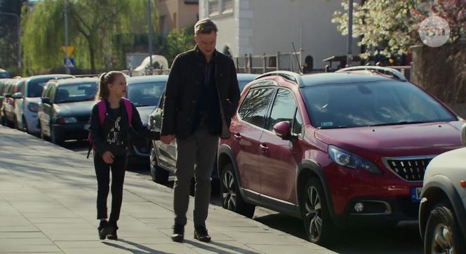 Na Wspólnej, odc. 2911. Igor (Jakub Wesołowski), Julka (Maja Oświecińska)