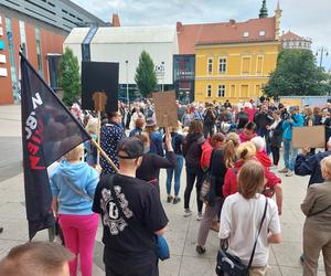 Protest kobiet w Bydgoszczy po śmierci ciężarnej pani Doroty. „Chcemy żyć w Europie XXI wieku”