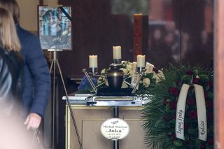 Tłumy na pogrzebie legendy polskiego rapu. Pożegnaliśmy Jokę z Kalibra 44