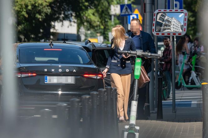 Kinga Duda miesiąc po ślubie rozkwita! Przyłapaliśmy młodą mężatkę. Nie była sama