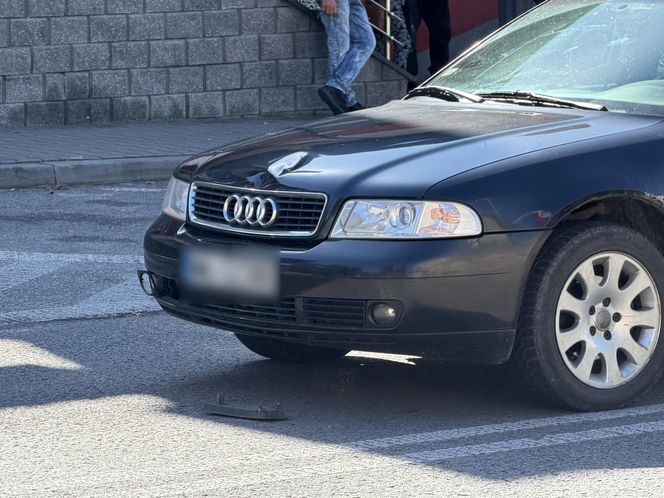 Jastrzębia. 2-letnie dziecko wpadło pod samochód