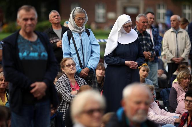 Pielgrzyma na Jasną Górę ruszyła z Krakowa. Tłumy uczestników zmierzają do Częstochowy