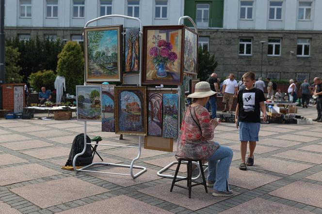 Wyprzedaż garażowa na placu Krakowskim w Gliwicach 