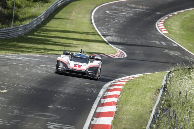 Porsche 919 Hybrid Evo z rekordem toru Nurburgring