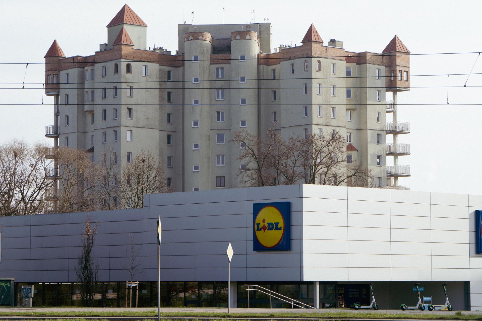 Blok-zamek w Krakowie - zdjęcia. Zobacz Wawel z wielkiej płyty