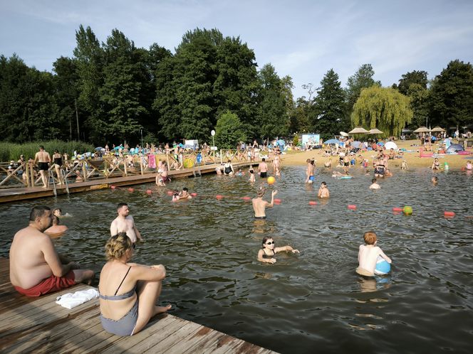 Długi sierpniowy weekend na plaży w Osiecznej