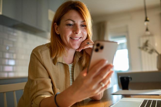 To nie tylko zjadacze czasu. Korzystanie z telefonu może zwiększać ryzyko chorób serca