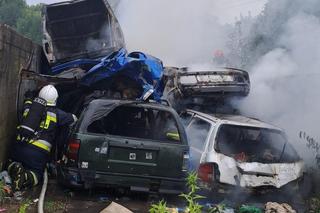 Na niebie widoczne były kłęby dymu. W Bielsko-Białej paliły się wraki samochodów