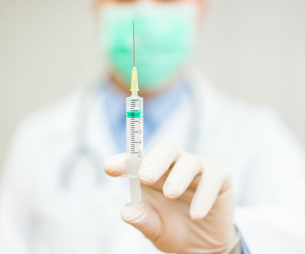 Autoszczepionka jest lekiem stosowanym czasem w sytuacji, gdy choroba nieustannie powraca nie poddając się leczeniu antybiotykiem.