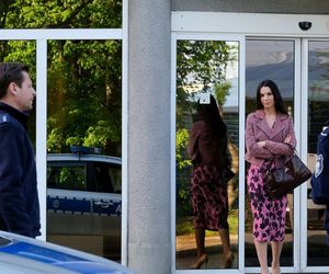 M jak miłość odc. 1876. Natalka (Dominika Suchecka), Adam Karski (Patryk Szwichtenberg), Paula (Marcelina Kieres)