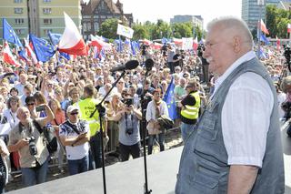 Skandowanie Lech Wałęsa jest ZABRONIONE. Kuriozalne pismo polskiej policji