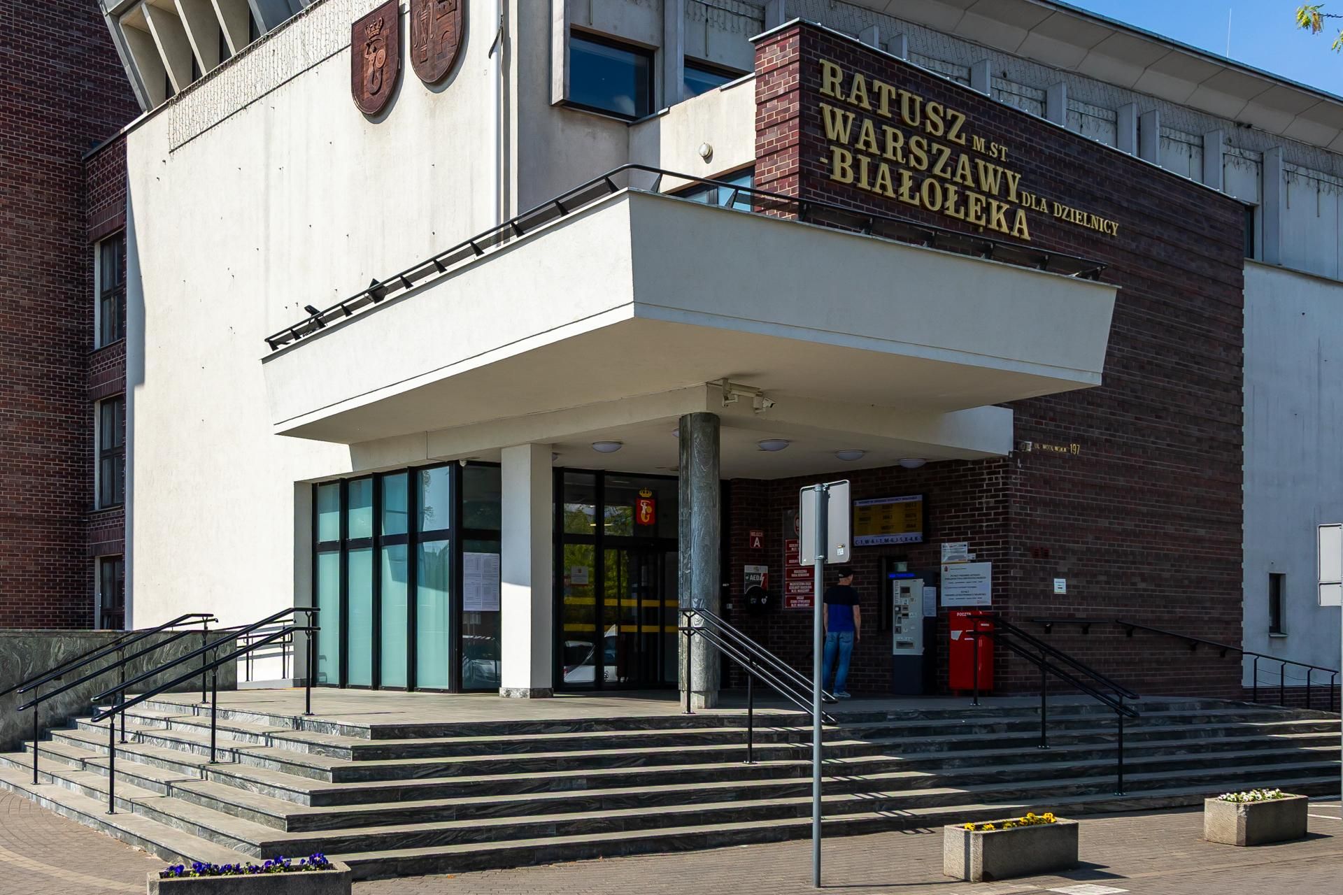 Ratusz dzielnicy Białołęka w Warszawie