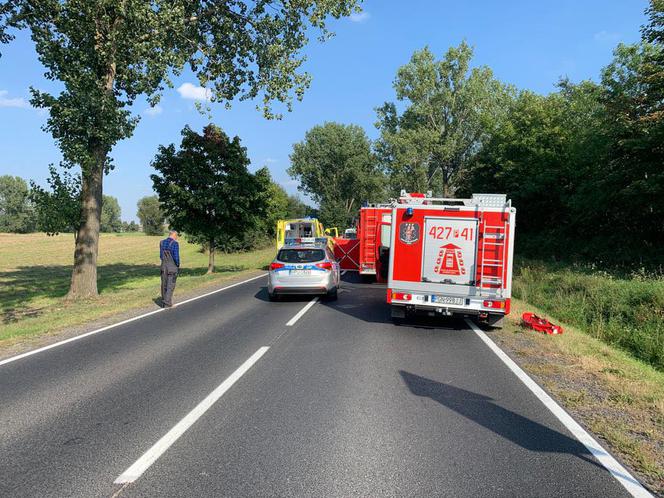 Wypadek pod Gnieznem. Motocyklista reanimowany na drodze