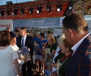 W konkursie na najlepsze pierogi w powiecie Siedleckim w 2025 roku zwyciężył męski zespół KGW „Sami Swoi” z Kotunia! 