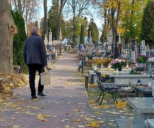 Przygotowania do Wszystkich Świętych Zamość