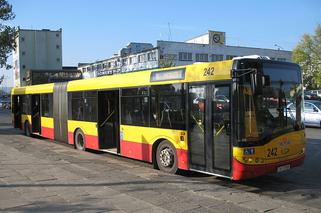 SKANDAL w autobusie! Kierowca WYRZUCIŁ schorowanych emerytów? Tłumaczenie SZOKUJE!