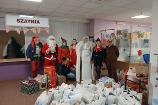 Szczęśliwy piątek trzynastego! Onkomikołaje rozdały prezenty małym pacjentom. Uśmiechów było co niemiara [GALERIA]