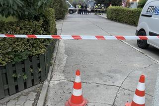 Znalazł w swojej piwnicy ogromny pocisk. Wyniósł go przed blok 