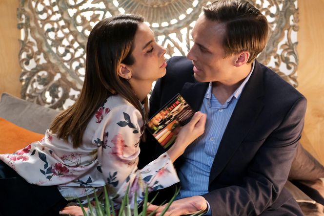 M jak miłość odc. 1891. Aneta (Ilona Janyst), Olek (Maurycy Popiel)