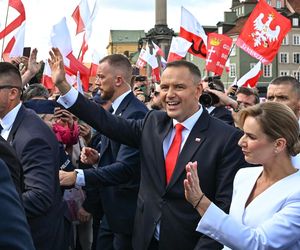 Uroczyste wejście Pary Prezydenckiej do Pałacu Prezydenckiego. Przemarsz ulicami Warszawy