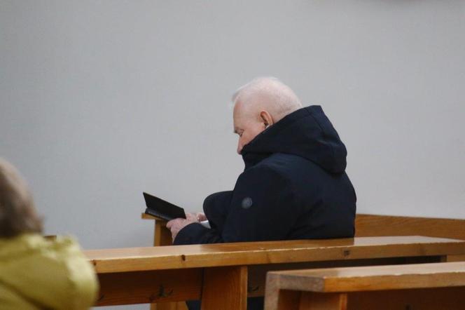 Lech Wałęsa w Wigilię był w kościele w samo południe. Tyle dał dziewczynce pod świątynią!