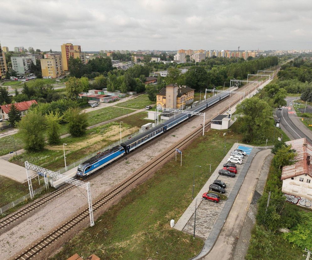 Parking przy przystanku Dąbrowa Górnicza Gołonóg