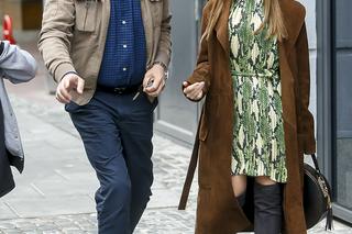 Jacek Borkowski na zdjęciach z kobietami