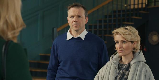 	Barwy szczęścia odc. 2985. Bruno (Lesław Żurek), Bożena (Marieta Żukowska), Karolina (Marta Dąbrowska)