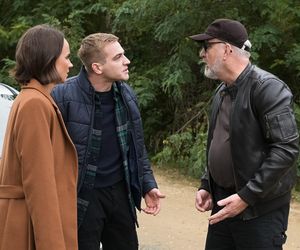 Pierwsza miłość odc. 3922. Melka (Ewa Jakubowicz), Kamil Biały (Igor Paszczyk), Jewgienij (Eugeniusz Malinowski)