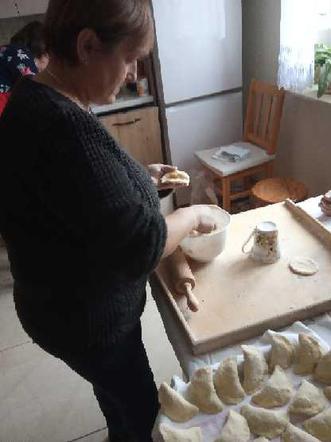 Karmimy pierogami naszych obrońców