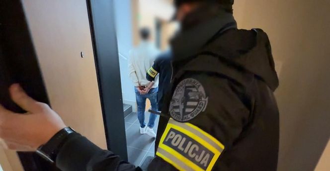 Niemieccy policjanci rozbili gang oszustów z Warszawy. Straty seniorów sięgają fortuny