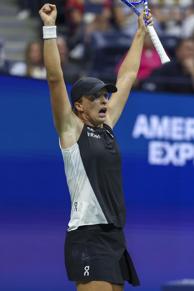 Iga Świątek w 1/8 finału US Open. Trudny mecz i awans Polki po zaciętej walce z Kalinską