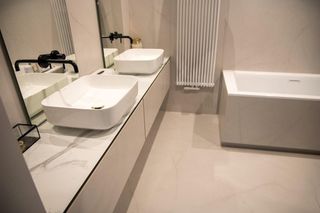 Meble łazienkowe – sprawdź trendy na 2025 rok!