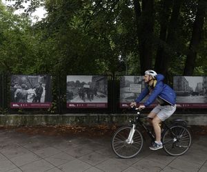 Powstanie Warszawskie w kadrze Stefana Starby Bałuka. Cichociemny szedł z aparatem do Powstania