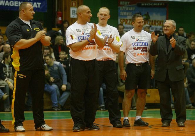 Pudzianowski, Najman i Włodarczyk w meczu "Bokserzy vs Żużlowcy" w 2006 roku