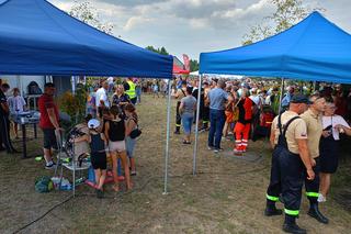 Mimo wyjątkowo upalnego dnia, panie z lokalnych KGW ulepiły w Pierogu setki przepysznych pierogów!