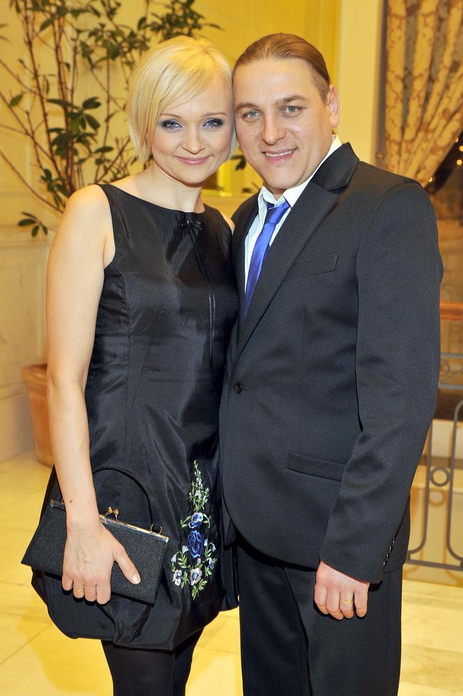 Edyta i Łukasz Golcowie świętują srebrne gody. Tak się zmieniali