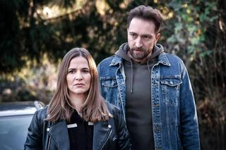 Pierwsza miłość, odcinek 3939: Marta i Arek zobaczą, co się stało z Mateuszem! Szokujące odkrycie w chatce pod Jasłem - ZWIASTUN