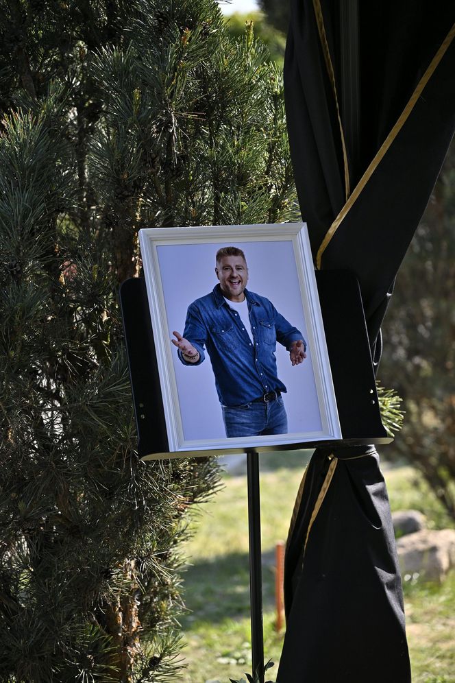 Tomasz Jakubiak - te przedmioty znalazły się w jego grobie