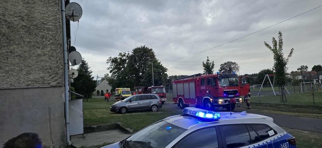 Szyby wyleciały z okien! Potężny wybuch gazu w domu wielorodzinnym