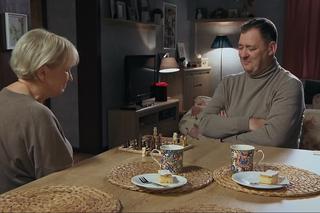 Barwy szczęścia, odc. 2677. Basia (Sławomira Łozińska), Artur Chowański (Jacek Rozenek) 