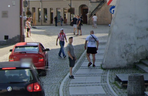 Nieplanowana wymiana koszulek kibiców uchwycona na Google Street View