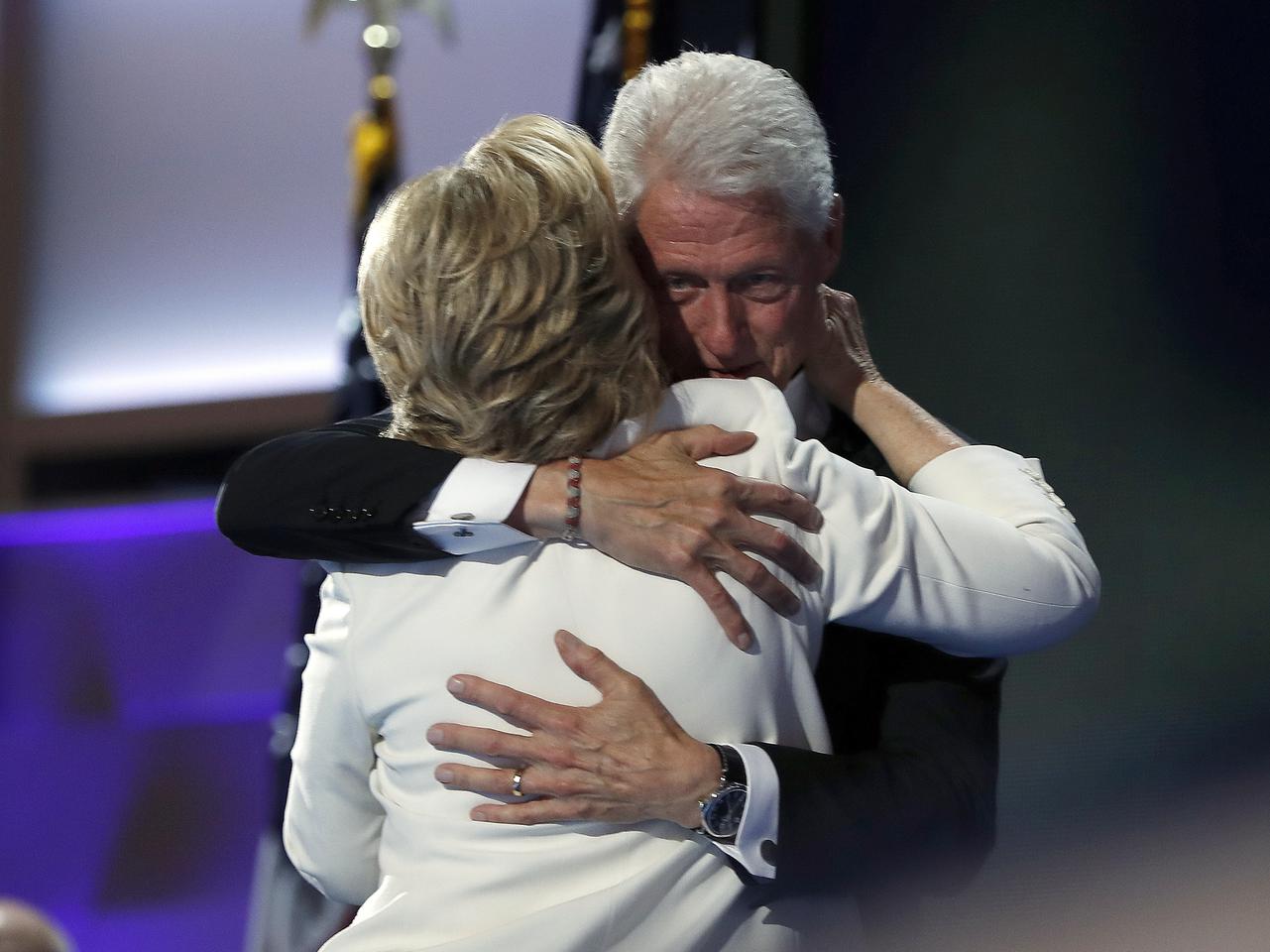 Clinton NIE DOŻYJE wyborów?! Szokujące informacje prasy w USA